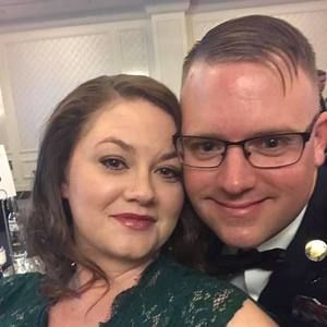 Meet your Posher, Lora